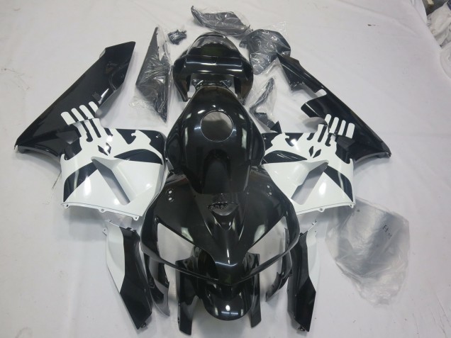 2005-2006 Gloss Black & Punisher Honda CBR600RR Motorcycle Fairing UK 2005-2006 Gloss Black & Punisher Honda CBR600RR Motorcycle Fairing UK